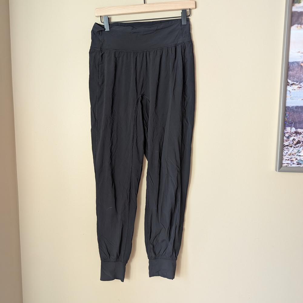 Lululemon Athletica Black Joggers Size 6